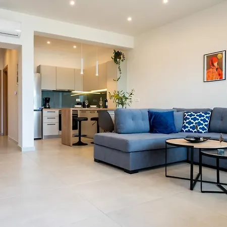 Blue Cove Zen Apartment